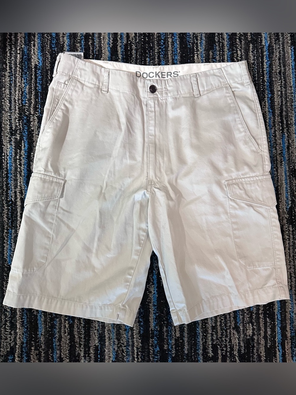 Dockers Men's Beige Cargo Shorts Cotton Zip Cargo Pockets Flat Front Size 34